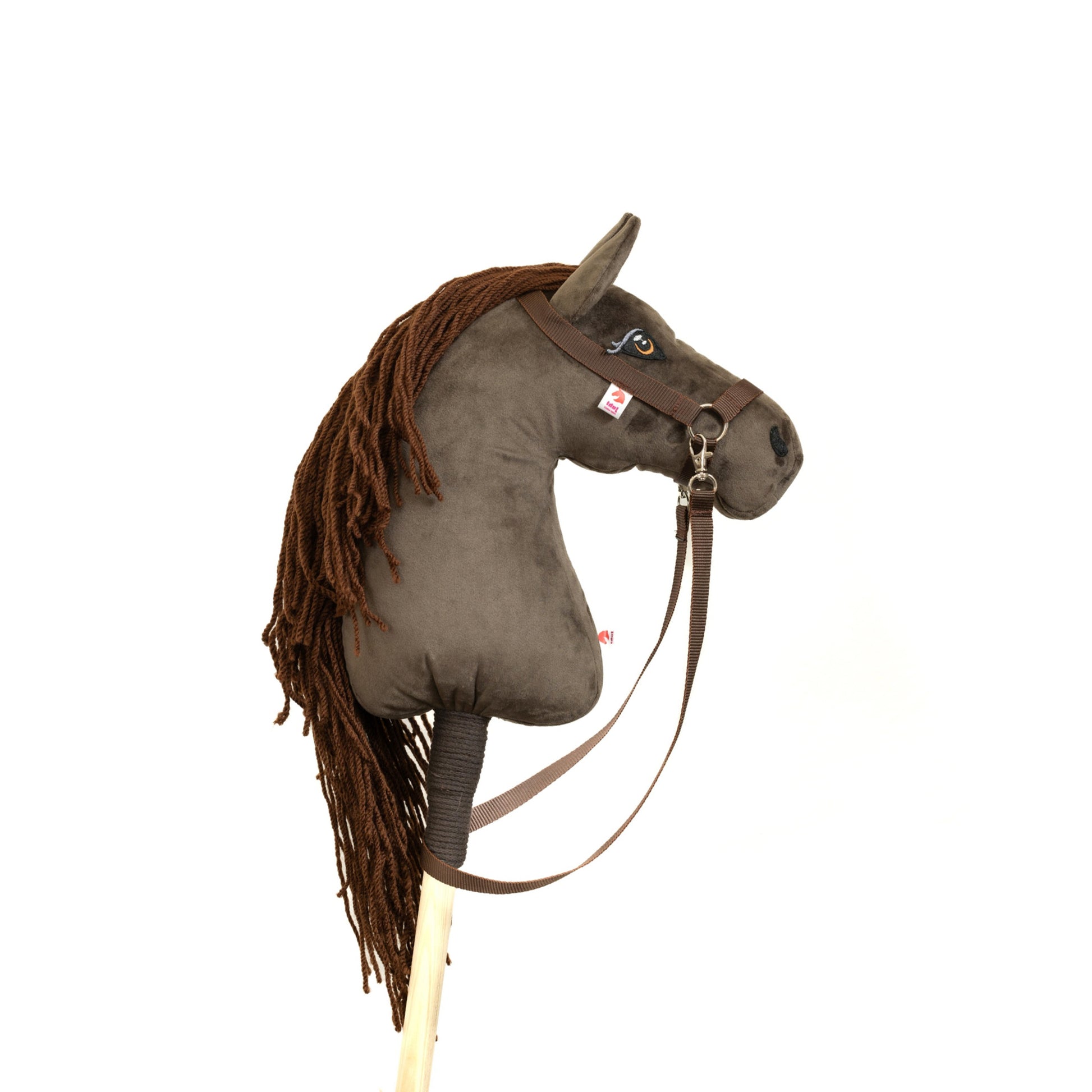 Hobby horse hříbě jménem Gizmo s tmavě hnědou hřívou, ručně šitý v ČR.