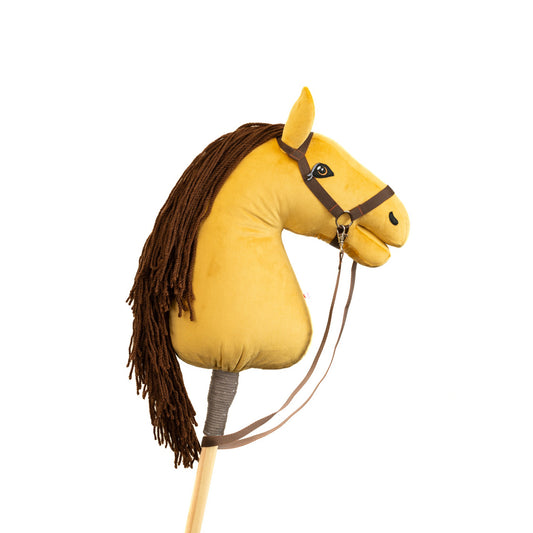 Hobby horse s tmavě hnědou hřívou jménem Senf, dospělý kůň na tyči, česká ruční výroba.