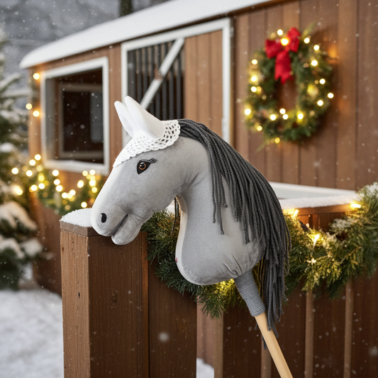 Čabraka háčkovaná - Bílá - Hříbě